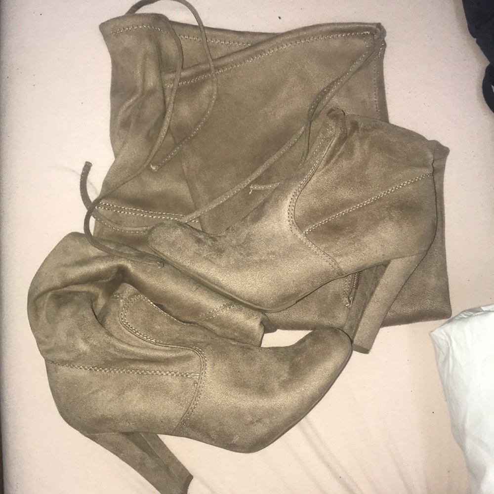 Size 7 tan suede knee high boots